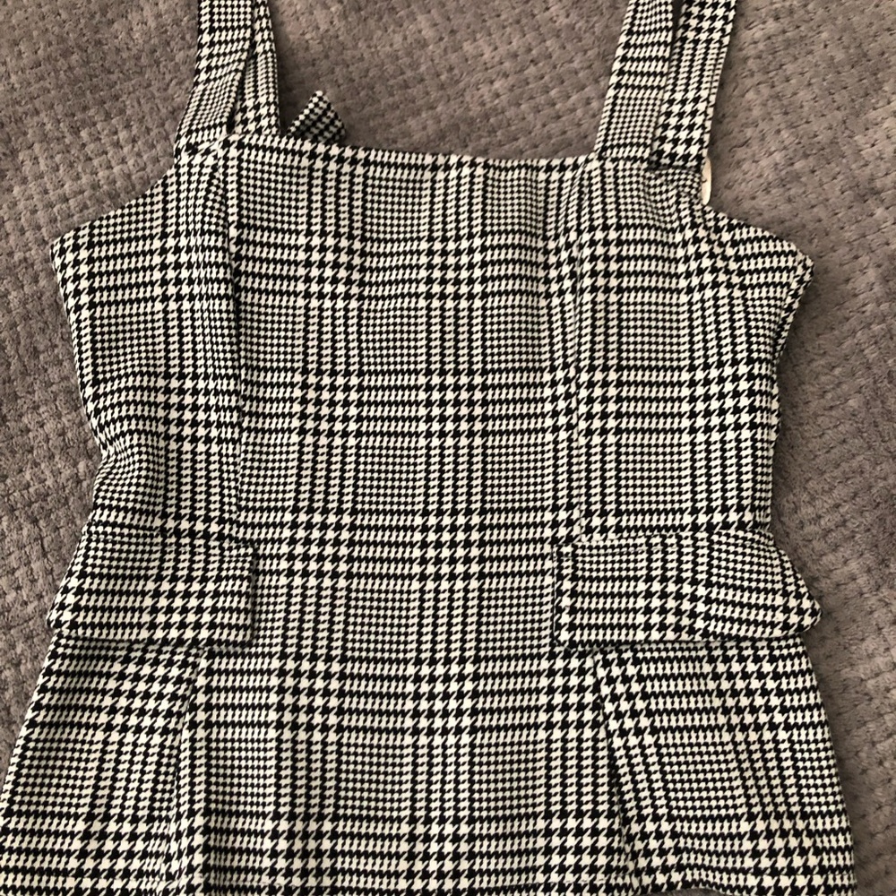 Black and white ccheckerboardisshhh to